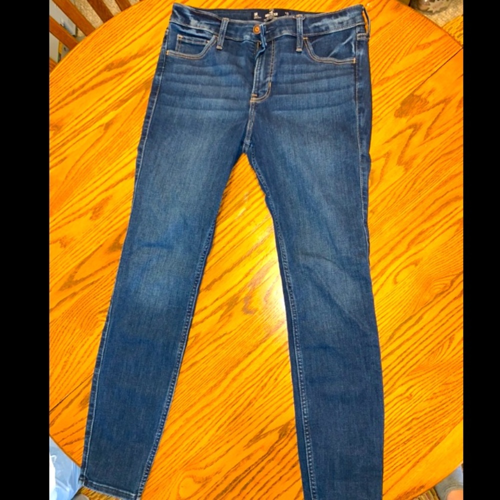 Hollister mid-rise super skinny jeans
